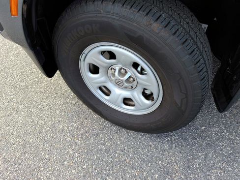 Used 2025 Nissan Frontier S image 7