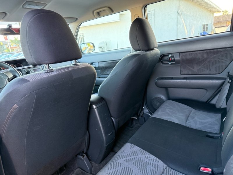 Used 2013 Scion xB FWD image 15