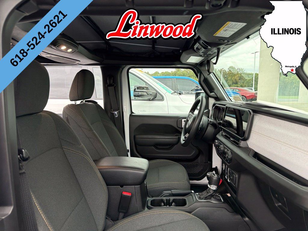 Used 2025 Jeep Wrangler Sport AWD/4WD image 8