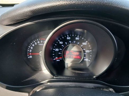Used 2017 Kia Soul + FWD image 10