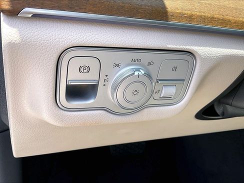 Used 2020 Mercedes-Benz GLS 450 4MATIC image 15