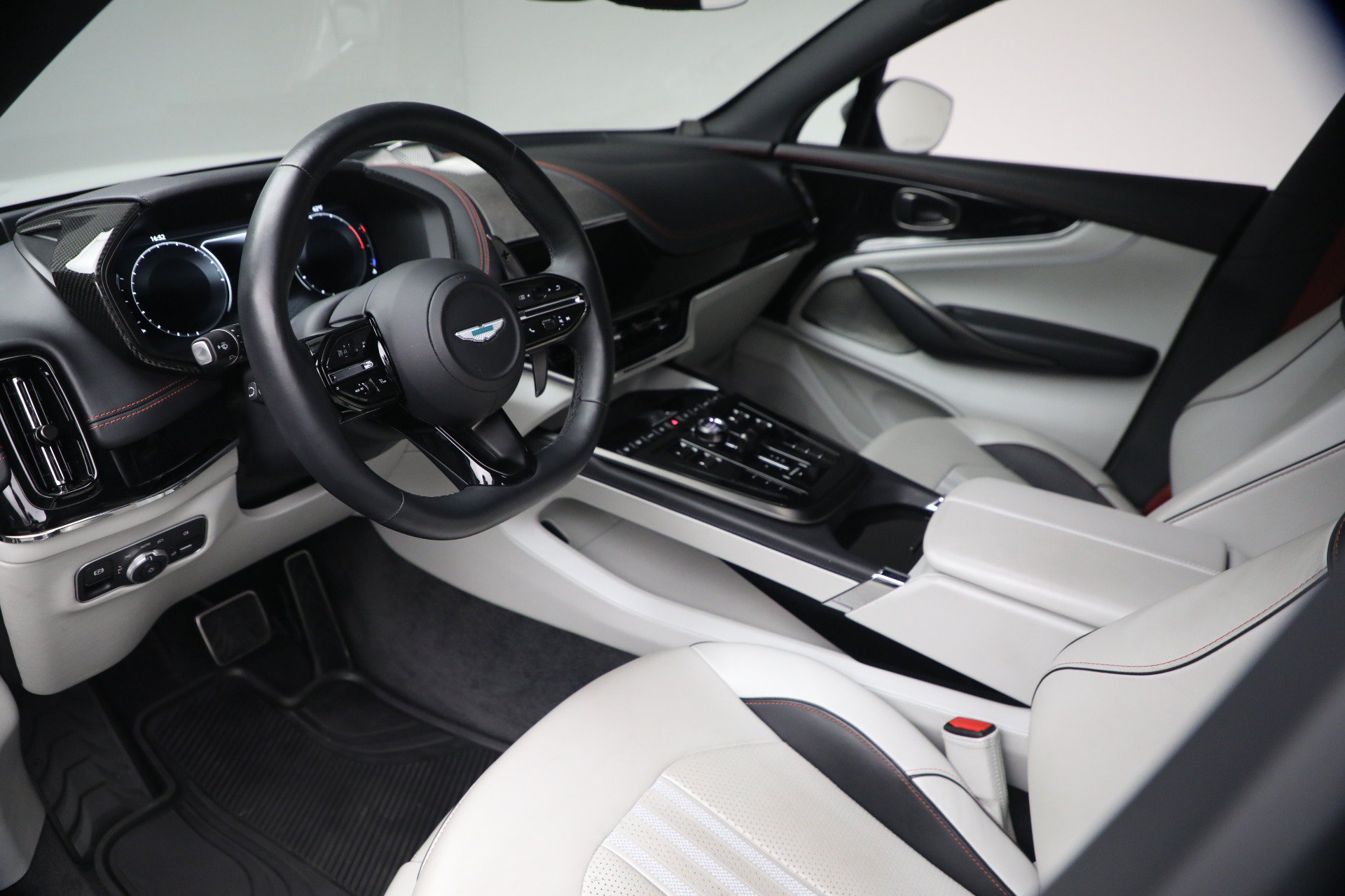 Used 2025 Aston Martin DBX 707 AWD/4WD image 13