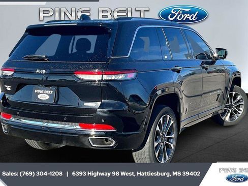 Used 2023 Jeep Grand Cherokee Overland image 11