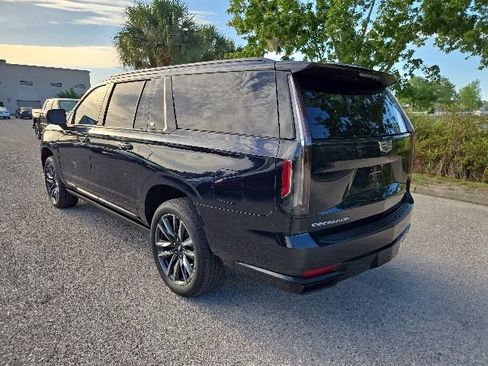 Used 2023 Cadillac Escalade ESV Sport w/ Touring Package AWD/4WD image 3