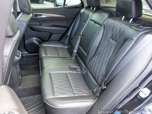 Used 2023 Buick Envision Avenir AWD/4WD image 10