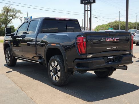 Used 2024 GMC Sierra 2500 Denali w/ Denali Reserve Package AWD/4WD image 3