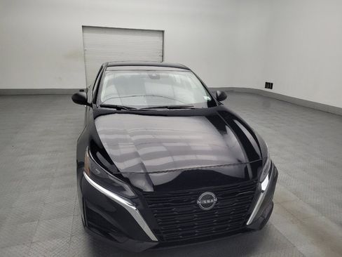 Used 2024 Nissan Altima 2.5 SV image 14