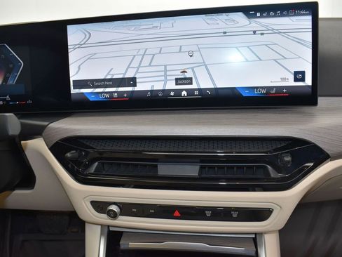 Certified 2025 BMW 330i Sedan w/ Premium Package image 28