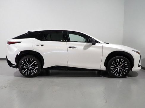 Used 2023 Lexus RZ 450e Luxury w/ Accessory Package (Z1) image 5