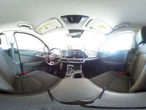 Used 2025 Kia Sportage LX FWD image 40