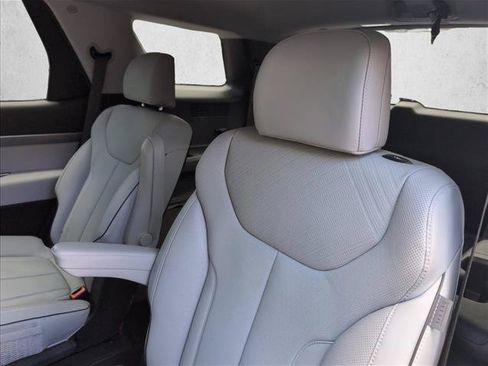 Used 2024 Hyundai Palisade SEL FWD image 18