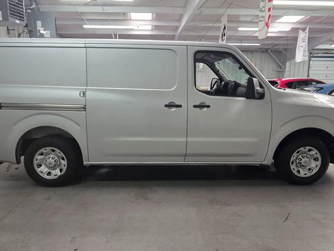 Used 2018 Nissan NV 2500 SV w/ Navigation Package image 9