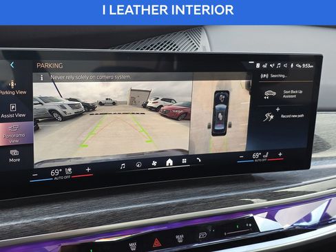 Used 2023 BMW 740i w/ Executive Package image 26