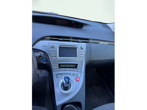 Used 2015 Toyota Prius Three FWD image 4