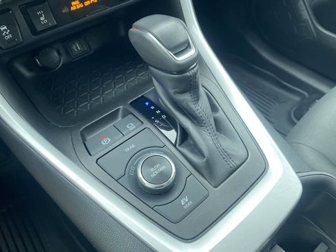 Used 2023 Toyota RAV4 SE w/ SE Grade Weather Package image 19