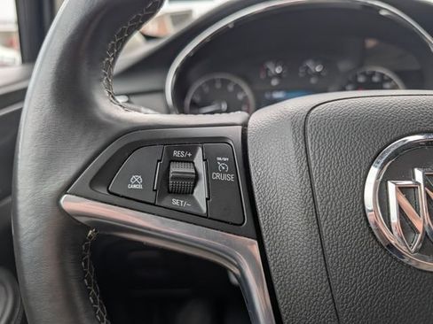 Used 2022 Buick Encore Preferred AWD/4WD image 19