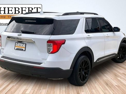 Used 2020 Ford Explorer XLT RWD image 12