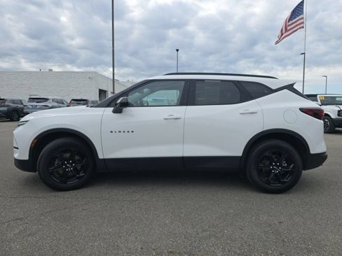 Used 2024 Chevrolet Blazer LT w/ Convenience Package AWD/4WD image 13