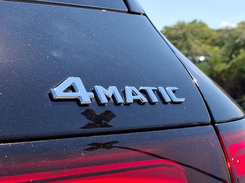 Used 2023 Mercedes-Benz GLC 300 4MATIC image 34