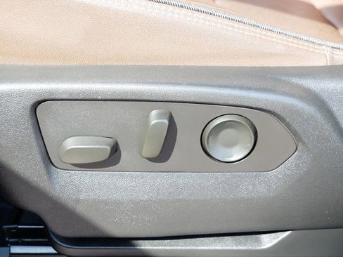 Used 2024 Chevrolet Suburban High Country image 13