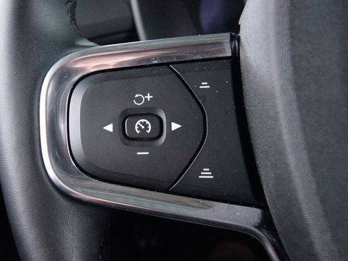 Certified 2025 Volvo XC40 B5 Plus image 15