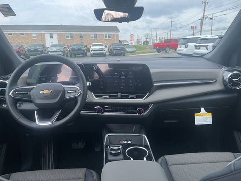 New 2026 Chevrolet Equinox LT w/ Convenience Package II FWD image 30