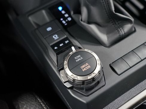 Certified 2025 Toyota 4Runner SR5 AWD/4WD image 24
