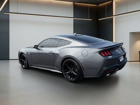 Used 2025 Ford Mustang GT RWD image 3