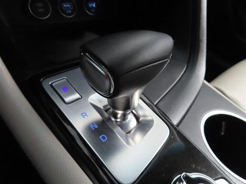 Used 2023 Genesis G70 2.0T image 29