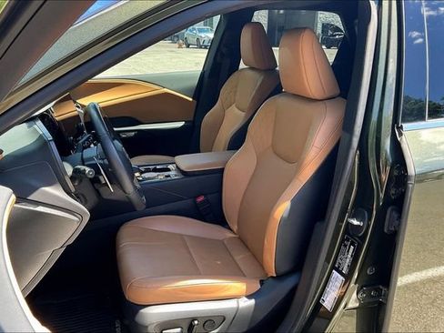 Used 2023 Lexus RX 350 Premium w/ Cold Area Package AWD/4WD image 8