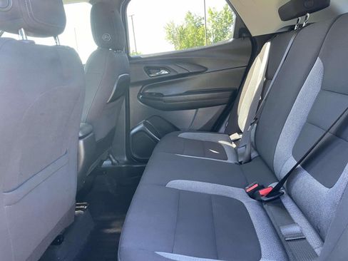 Used 2023 Chevrolet TrailBlazer LT FWD image 9