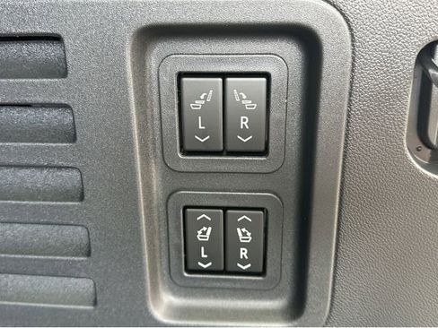 New 2026 Buick Enclave Preferred w/ Power Package image 32