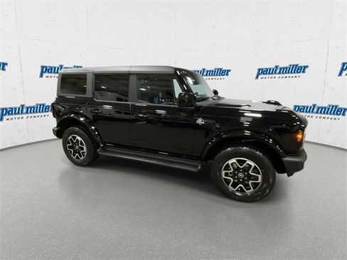 New 2025 Ford Bronco Outer Banks image 13