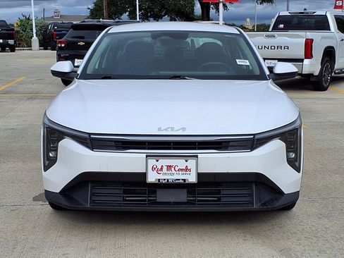 Used 2025 Kia K4 FWD image 2