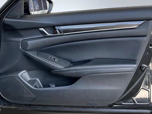 Used 2018 Honda Accord Sport image 24