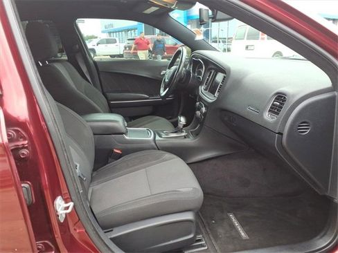 Used 2017 Dodge Charger SXT image 17