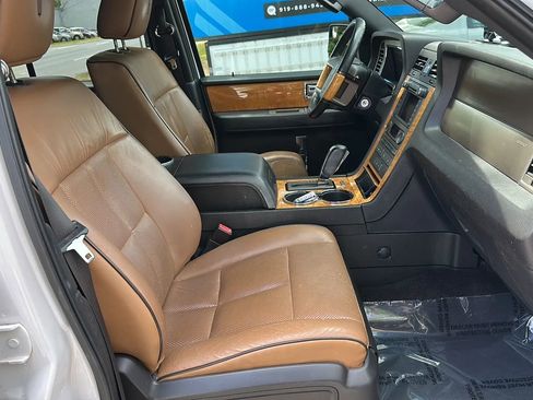 Used 2014 Lincoln Navigator 4WD w/ Equipment Group 101A image 23