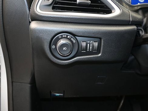 New 2026 Chrysler Pacifica Select image 13