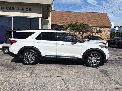 Used 2020 Ford Explorer XLT w/ Equipment Group 202A RWD image 2