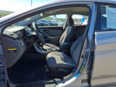 Used 2016 Hyundai Elantra SE FWD image 15