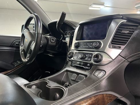 Used 2020 Chevrolet Suburban LT image 13