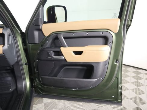 New 2026 Land Rover Defender 110 X-Dynamic SE image 27