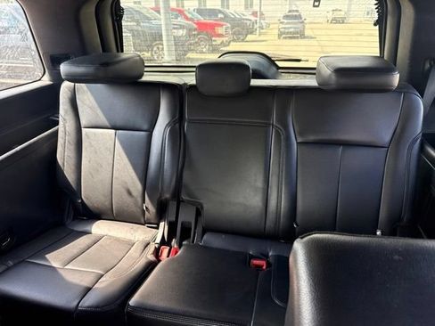 Used 2020 Ford Expedition XLT w/ Equipment Group 202A RWD image 17