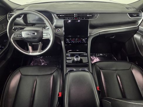 Certified 2025 Jeep Grand Cherokee Limited w/ MOPAR Finishing Package image 29