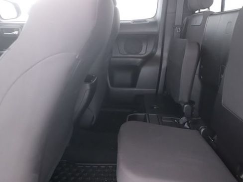 Used 2017 Toyota Tacoma SR5 AWD/4WD image 26