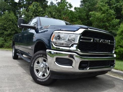 Used 2022 RAM 2500 Tradesman w/ Chrome Appearance Group AWD/4WD image 5