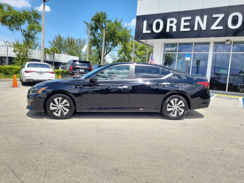 Used 2024 Nissan Altima 2.5 S FWD image 8