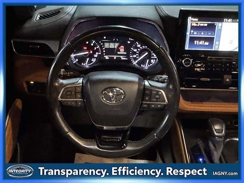 Used 2020 Toyota Highlander Platinum image 14