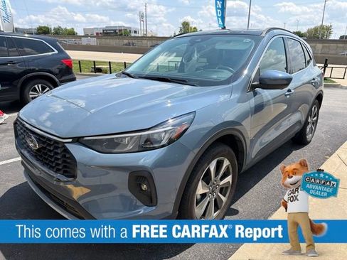 Used 2024 Ford Escape Platinum w/ Premium Technology Package AWD/4WD image 2