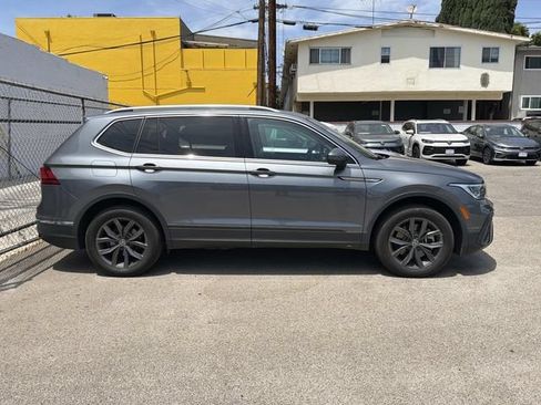 Used 2023 Volkswagen Tiguan SE FWD image 4
